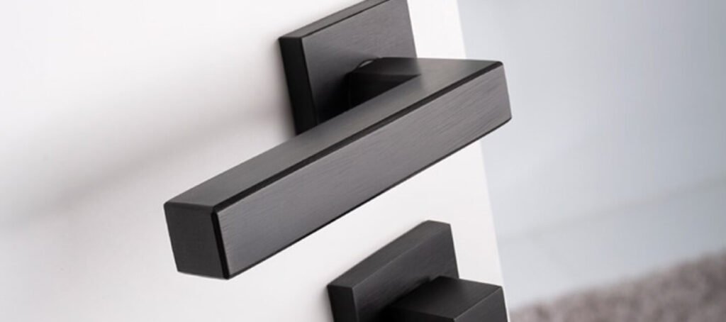 Дверна фурнітура, яка змінює ринок: як компанія «Єврозамок» формує стандарти якості та інновацій в Україні